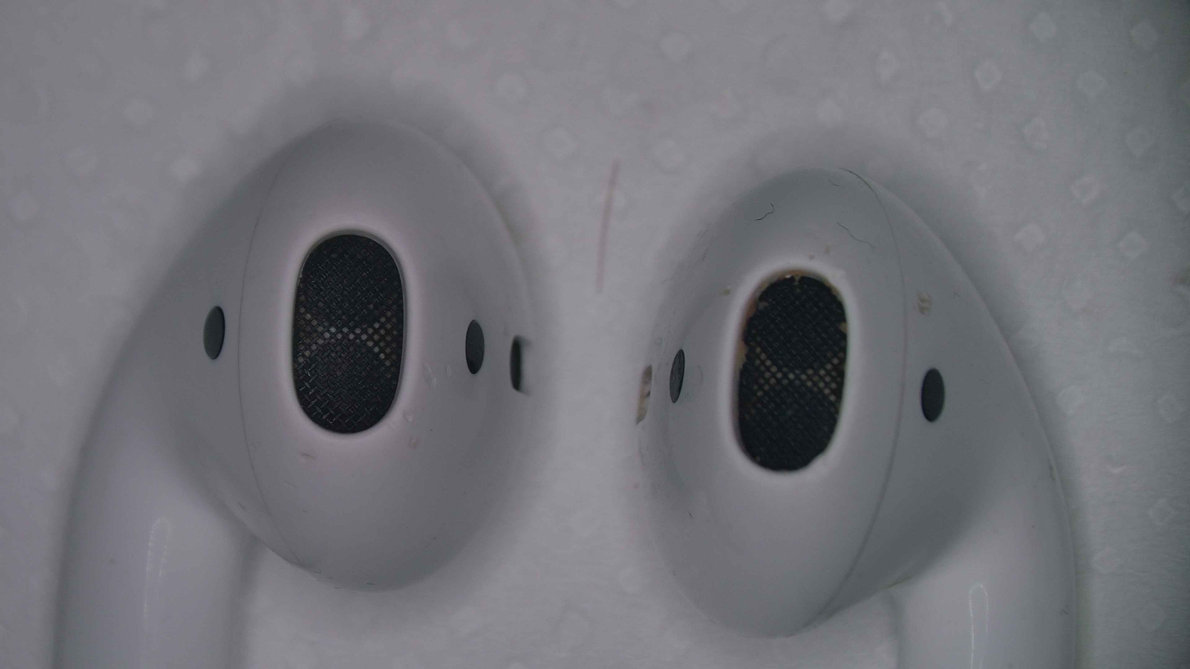 AirPods 2 – przykład profesjonalnego czyszczenia słuchawek